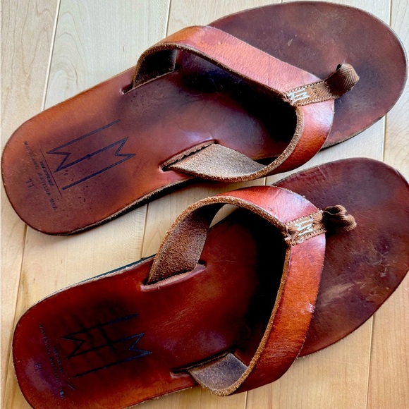 Waltzing Matilda Sandals - Picture 1 of 4